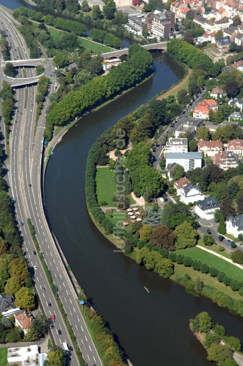 Saarbrücken von oben - Flußverlauf der Saar durch Saarbrücken