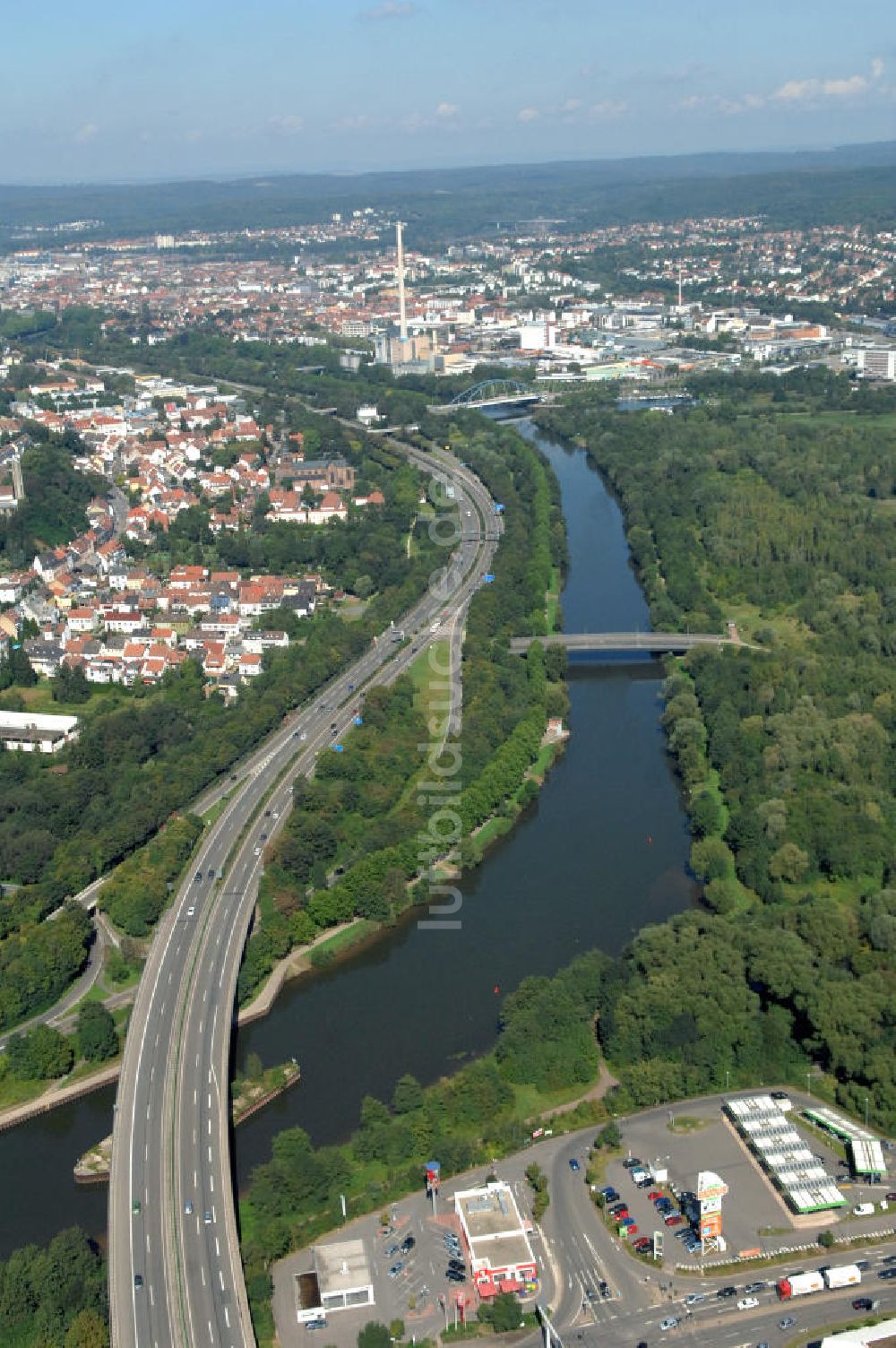 Saarbrücken von oben - Flußverlauf der Saar in Saarbrücken