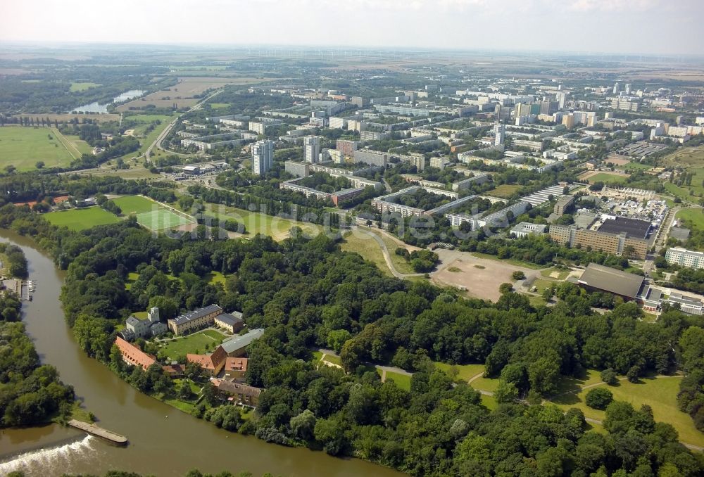 Luftbild Halle (Saale) - Flußverlauf und Ufer der Saale in Halle (Saale) im Bundesland Sachsen-Anhalt