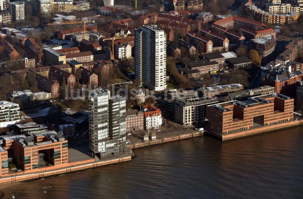 Hamburg von oben - Flußverlaufes der Elbe im Ortsteil Altonaer Holzhafen und Fischmarkt in Hamburg