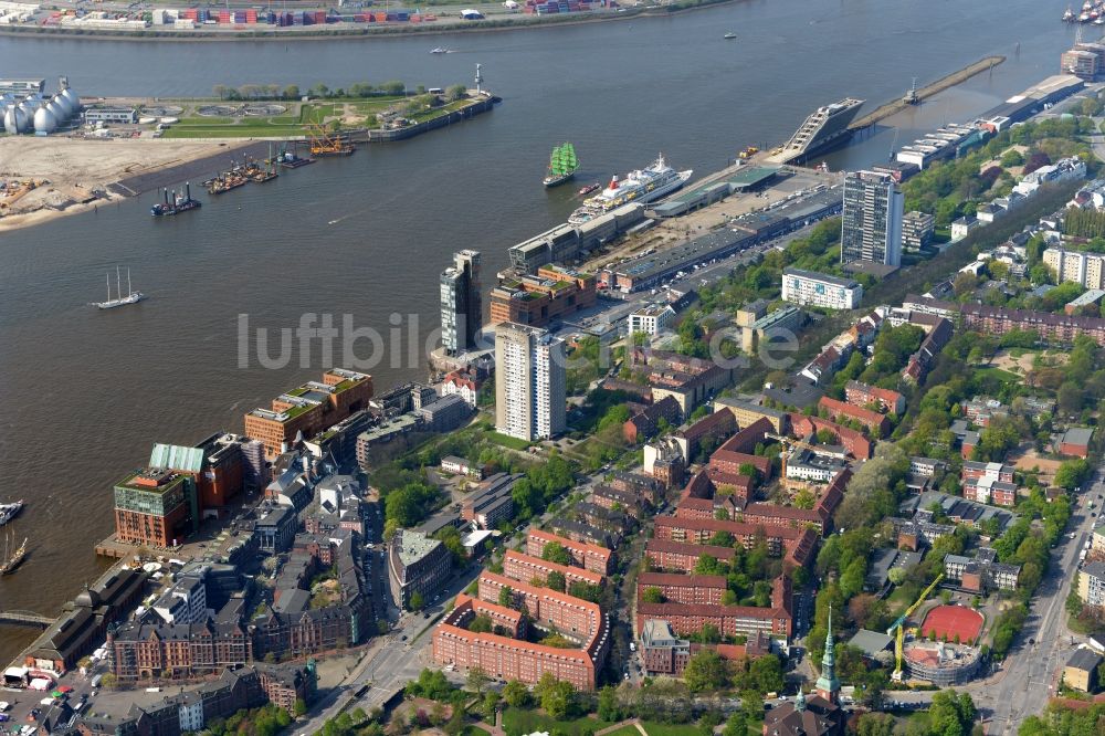 Hamburg von oben - Flußverlaufes der Elbe im Ortsteil Altonaer Holzhafen und Fischmarkt in Hamburg