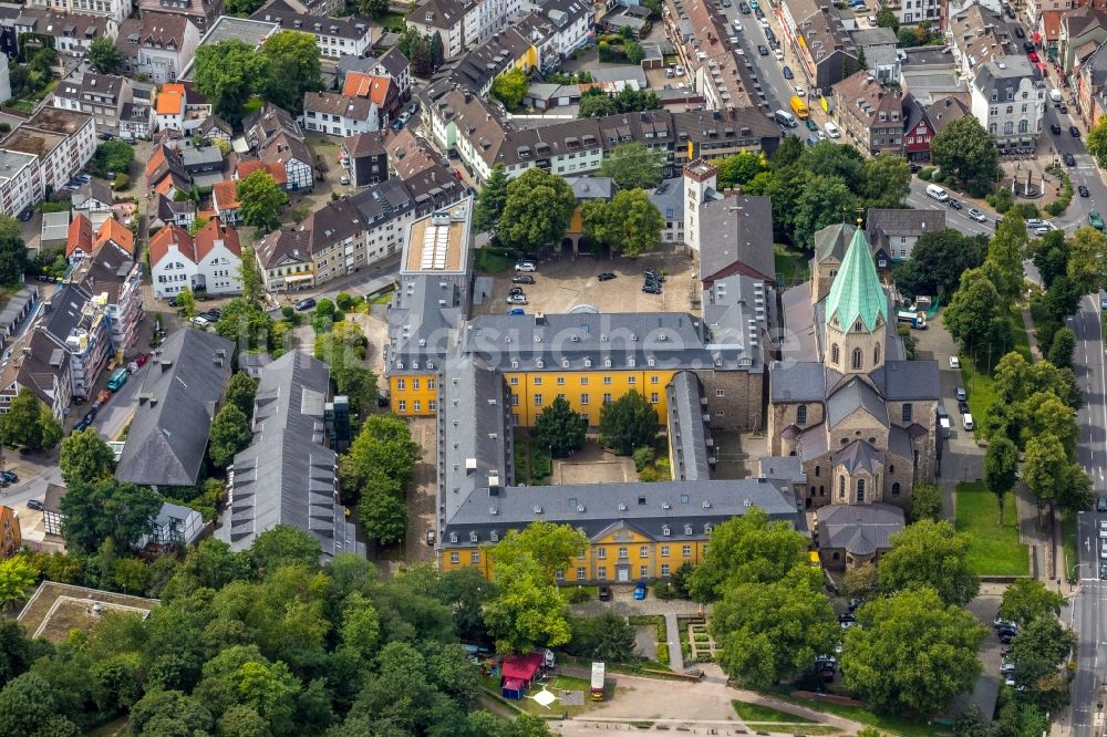 Luftaufnahme Essen - Folkwang Universität der Künste im Stadtteil Werden in Essen im Bundesland Nordrhein-Westfalen