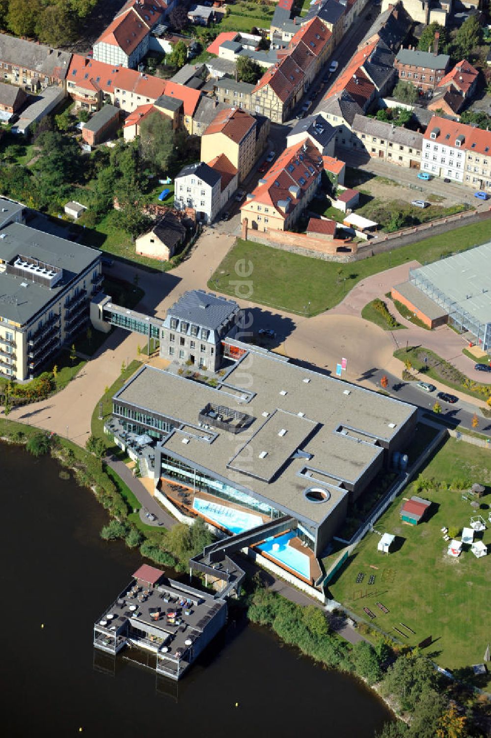 Neuruppin aus der Vogelperspektive: Fontane Therme Neuruppin