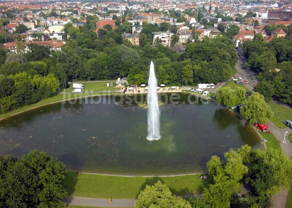 Halle (Saale) von oben - Fontänenteich in Halle ( Saale ) im Bundesland Sachsen-Anhalt