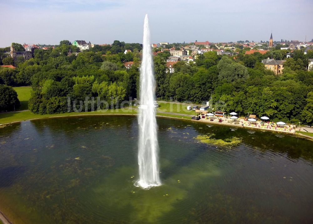 Halle (Saale) aus der Vogelperspektive: Fontänenteich in Halle ( Saale ) im Bundesland Sachsen-Anhalt