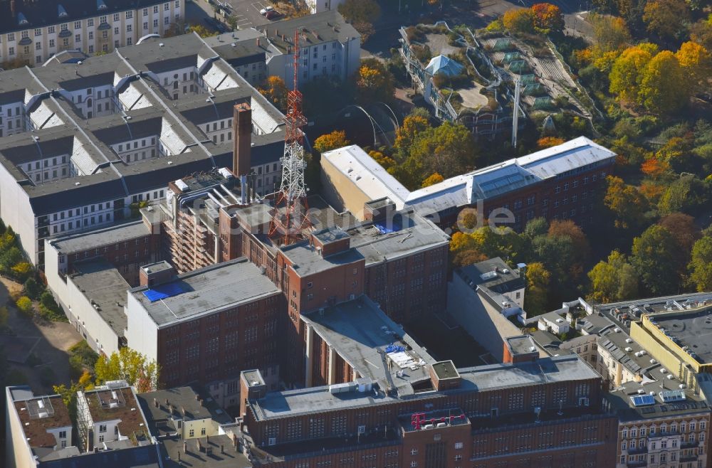 Luftbild Berlin - Forschungs- Gebäude und Bürokomplex der Deutschen Telekom Innovation Laboratories (T-Labs) in Berlin, Deutschland