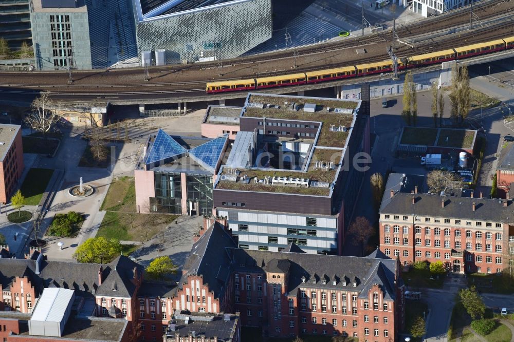 Berlin von oben - Forschungs- Gebäude und Bürokomplex vom Deutsches Rheuma-Forschungszentrum (DRFZ) und dem Max-Planck-Institut für Infektionsbiologie am Virchowweg in Berlin, Deutschland