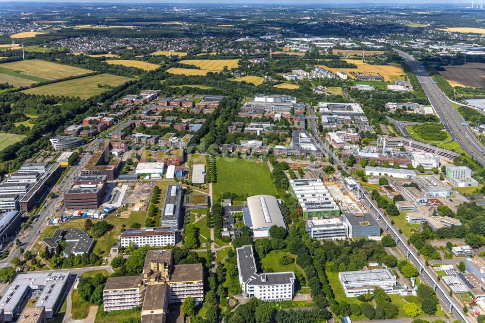 Dortmund aus der Vogelperspektive: Forschungs- Gebäude und Bürokomplex an der Emil-Figge-Straße am Technologiezentrum Dortmund in Dortmund im Bundesland Nordrhein-Westfalen, Deutschland