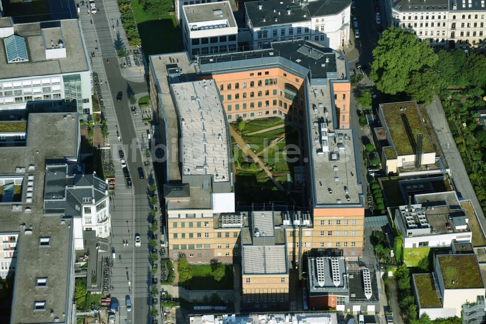 Luftaufnahme Leipzig - Forschungs- Gebäude und Bürokomplex des Forschungszentrum der Medizinischen Fakultät an der Universität Leipzig an der Liebigstraße Ecke Stephanstraße in Leipzig im Bundesland Sachsen, Deutschland