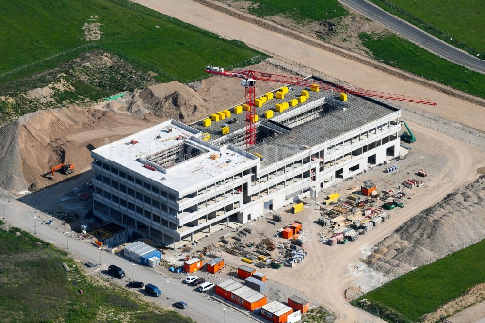 Luftbild Freiburg im Breisgau - Forschungs- Gebäude und Bürokomplex des Fraunhofer-Institut für Physikalische Messtechnik IPM an der Georges-Köhler-Allee in Freiburg im Breisgau im Bundesland Baden-Württemberg, Deutschland