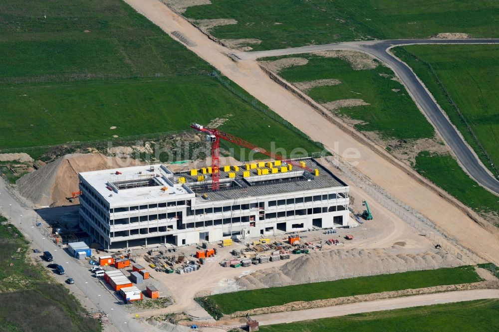 Luftbild Freiburg im Breisgau - Forschungs- Gebäude und Bürokomplex des Fraunhofer-Institut für Physikalische Messtechnik IPM an der Georges-Köhler-Allee in Freiburg im Breisgau im Bundesland Baden-Württemberg, Deutschland