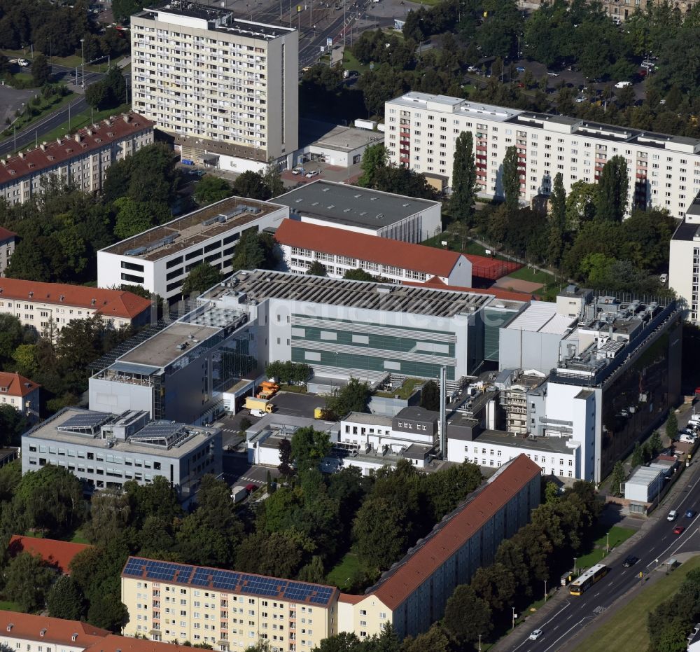 Dresden von oben - Forschungs- Gebäude und Bürokomplex GlaxoSmithKline Biologicals NL der SmithKline Beecham Pharma GmbH & Co. KG in Dresden im Bundesland Sachsen