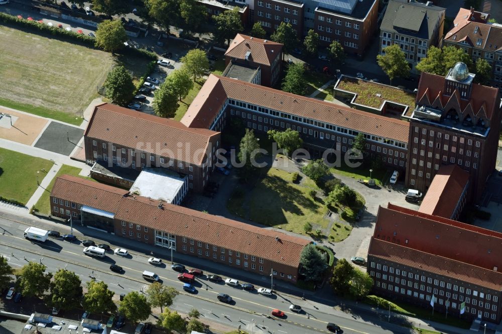 Braunschweig aus der Vogelperspektive: Forschungs- Gebäude und Bürokomplex Haus der Wissenschaft Braunschweig Pockelsstraße in Braunschweig im Bundesland Niedersachsen