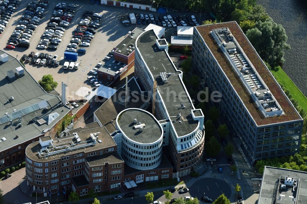 Berlin von oben - Forschungs- Gebäude und Bürokomplex IAV GmbH, Zentrale/Entwicklungszentrum an der Carnotstraße im Ortsteil Mitte in Berlin, Deutschland