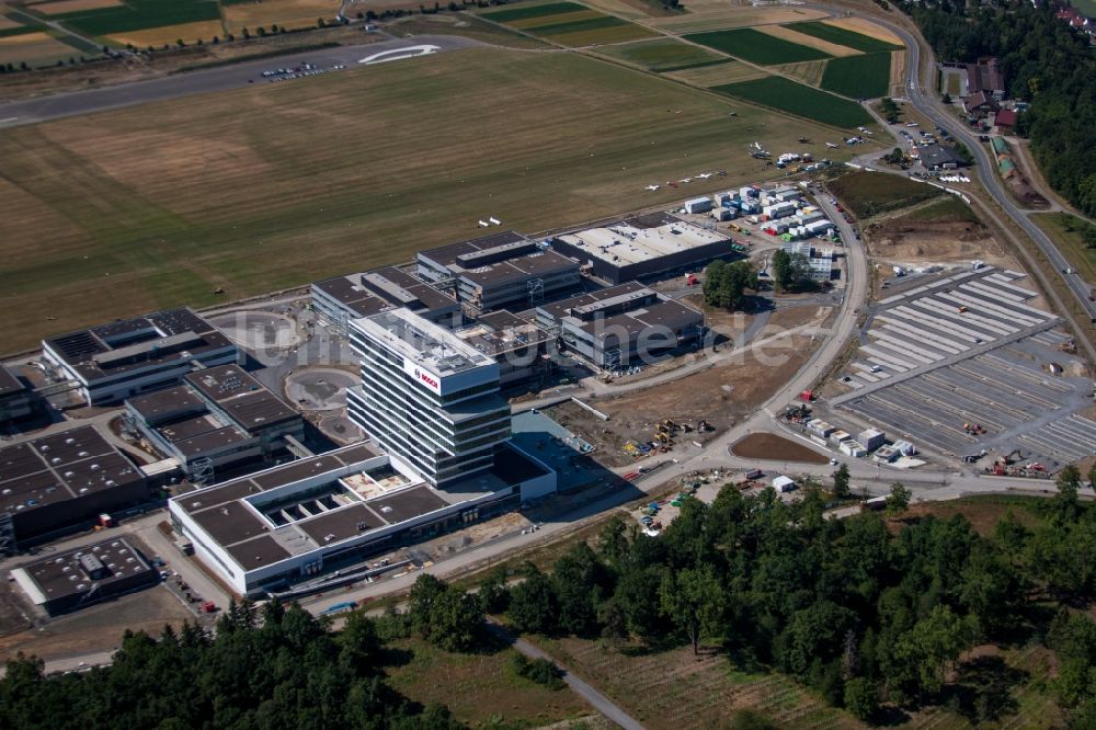 Luftbild Renningen - Forschungs- Gebäude und Bürokomplex des Robert Bosch GmbH Zentrum für Forschung und Vorausentwicklung am Segelflugplatz Malmsheim in Renningen im Bundesland Baden-Württemberg, Deutschland