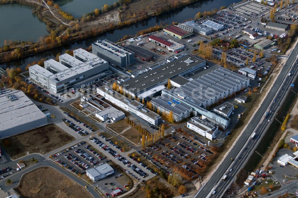 Forchheim von oben - Forschungs- Gebäude und Bürokomplex von Siemens Healthineers in Forchheim im Bundesland Bayern, Deutschland