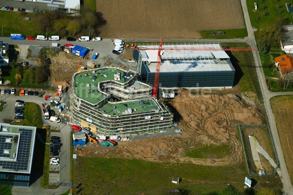 Luftaufnahme Obersulm - Forschungs- Gebäude und Bürokomplex des Technologiezentrum B39 an der Dimbacher Straße - Luizhofen im Ortsteil Willsbach in Obersulm im Bundesland Baden-Württemberg, Deutschland