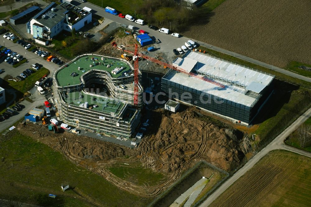 Luftaufnahme Obersulm - Forschungs- Gebäude und Bürokomplex des Technologiezentrum B39 an der Dimbacher Straße - Luizhofen im Ortsteil Willsbach in Obersulm im Bundesland Baden-Württemberg, Deutschland