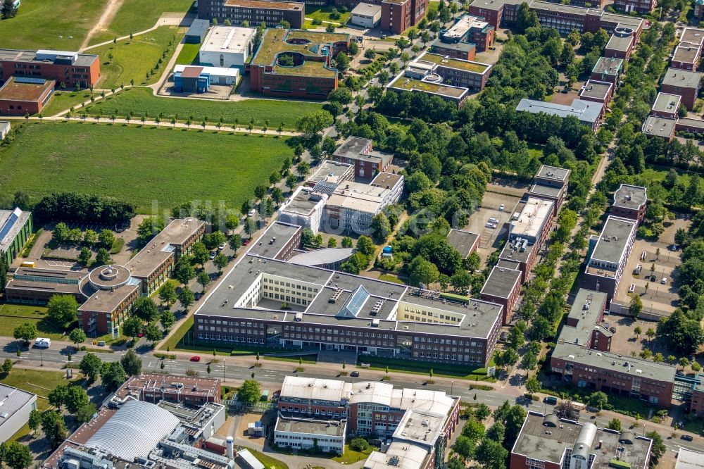 Dortmund aus der Vogelperspektive: Forschungs- Gebäude und Bürokomplex am Technologiezentrum Dortmund in Dortmund im Bundesland Nordrhein-Westfalen, Deutschland