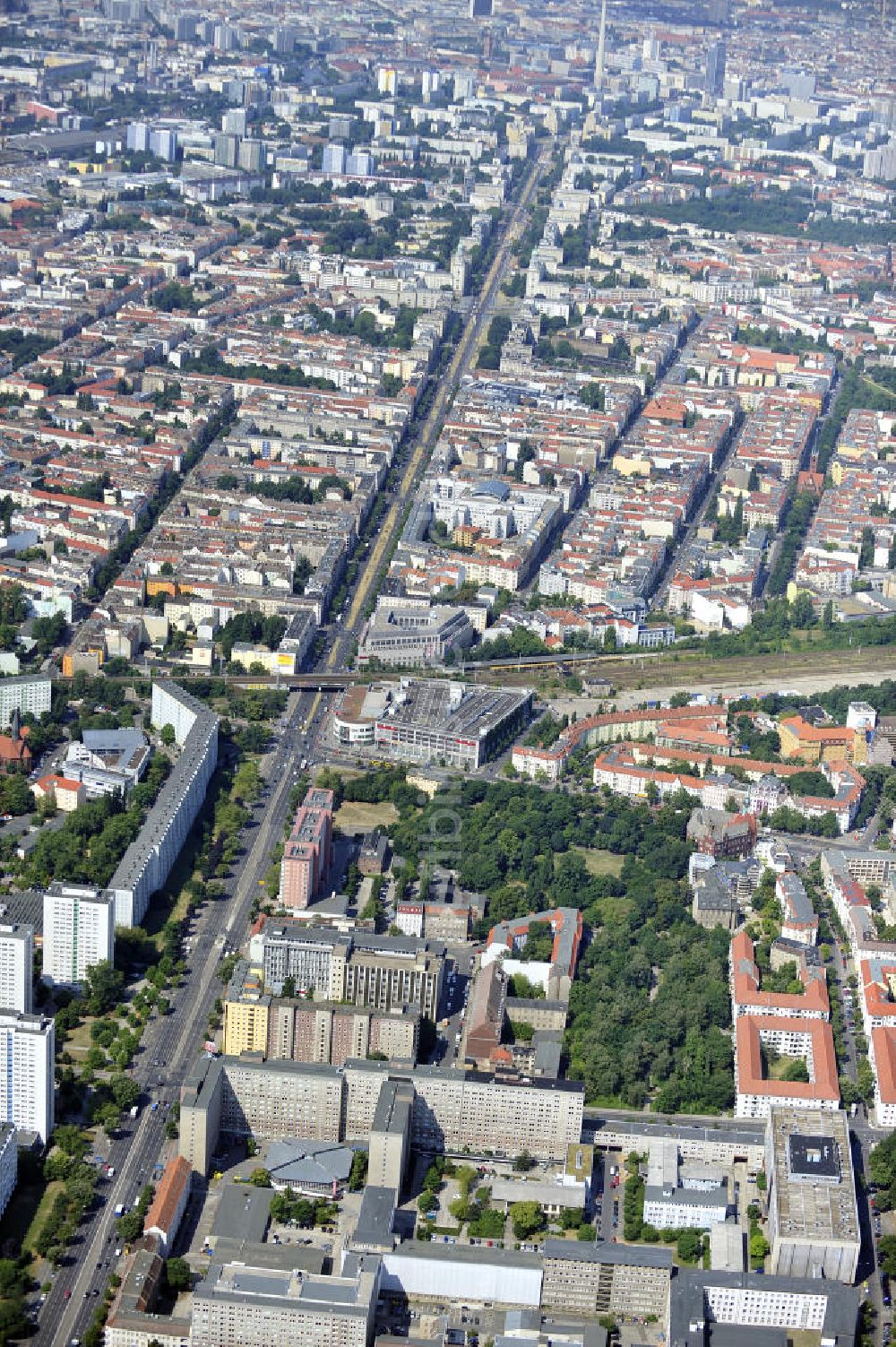 Luftbild Berlin - Forschungs- und Gedenkstätte der ehemaligen Zentrale des Ministeriums für Staatssicherheit