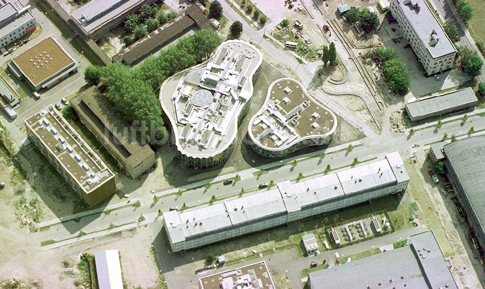 Luftaufnahme Berlin-Adlershof - Forschungs- und Gewerbeentwicklungsgebiet WISTAS in Berlin-Adlershof an der Rudower Chaussee.