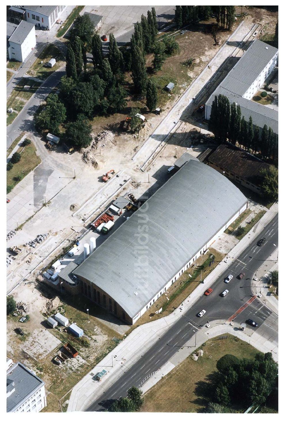 Luftbild Berlin-Adlershof - Forschungs- und Gewerbeentwicklungsgebiet WISTAS in Berlin-Adlershof an der Rudower Chaussee.