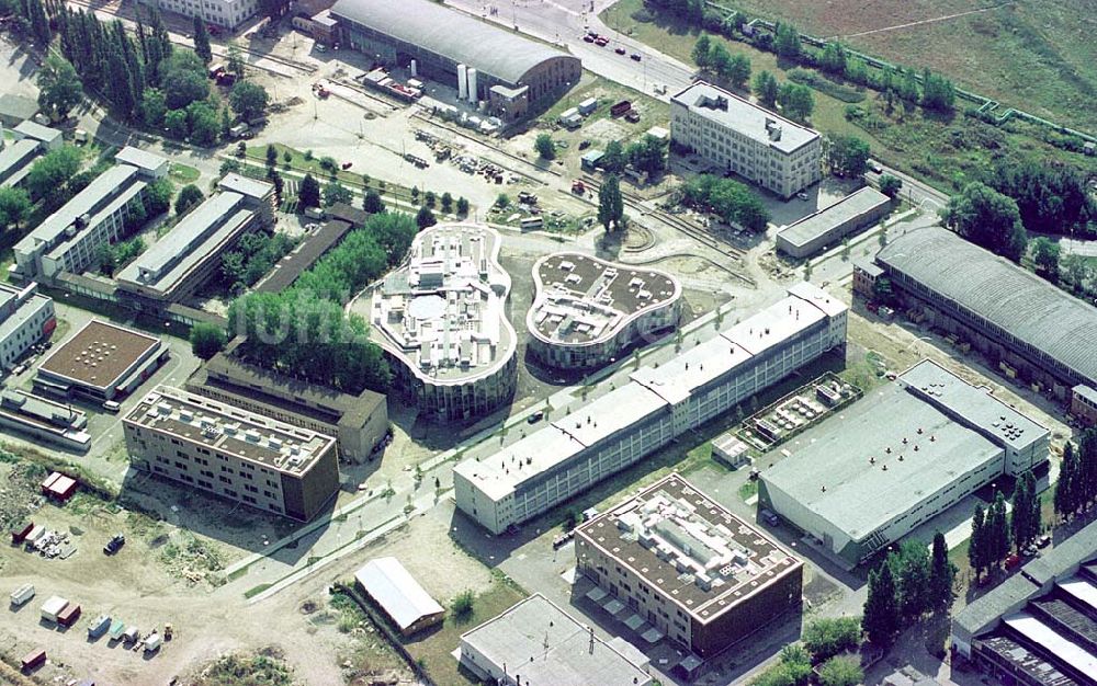 Berlin-Adlershof aus der Vogelperspektive: Forschungs- und Gewerbeentwicklungsgebiet WISTAS in Berlin-Adlershof an der Rudower Chaussee.