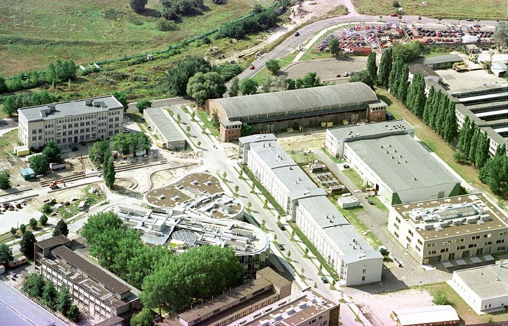 Luftaufnahme Berlin-Adlershof - Forschungs- und Gewerbeentwicklungsgebiet WISTAS in Berlin-Adlershof an der Rudower Chaussee.