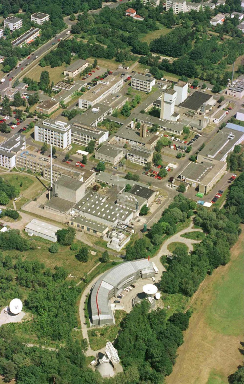 Berlin - Wannsee von oben - Forschungsgelände des Hahn-Meithner-Institutes in Berlin-Wannsee / Königsstraße.