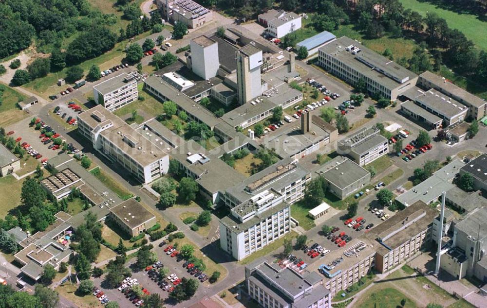 Berlin - Wannsee von oben - Forschungsgelände des Hahn-Meithner-Institutes in Berlin-Wannsee / Königsstraße.