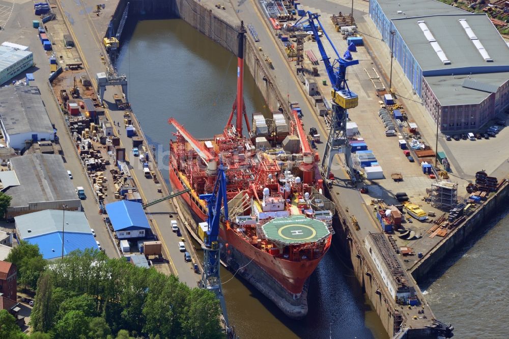 Hamburg von oben - Forschungsschiff Petrojarl Banff im Trockendock der Blohm und Voss Dock Elbe in Hamburg