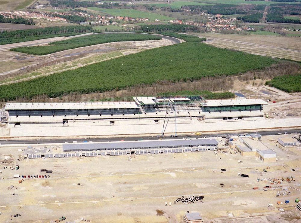 Klettwitz bei Schwarzheide / Brandenburg aus der Vogelperspektive: Fortgeschrittene Baustelle des LAUSITZ-Ringes in Klettwitz an der Autobahn Berlin - Dresden.