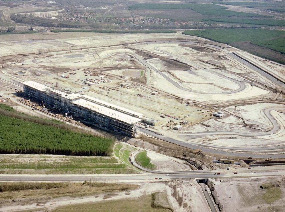 Luftaufnahme Klettwitz bei Schwarzheide / Brandenburg - Fortgeschrittene Baustelle des LAUSITZ-Ringes in Klettwitz an der Autobahn Berlin - Dresden.