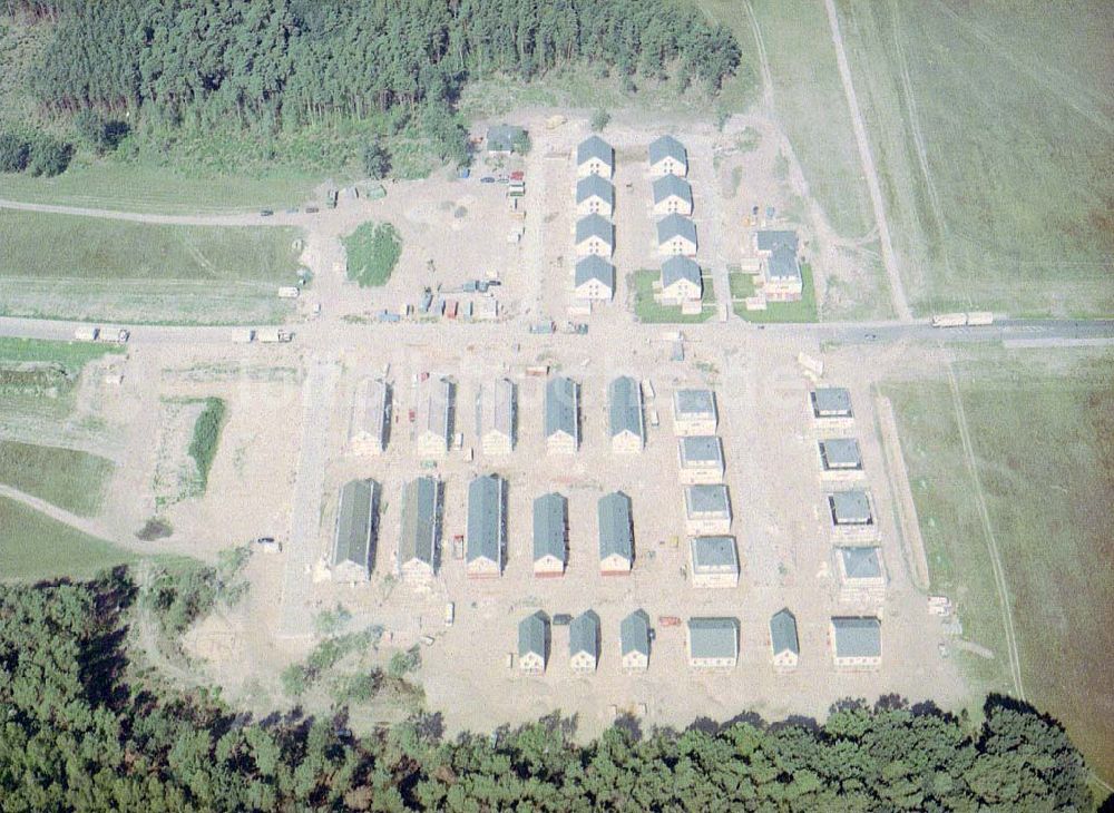 Ahrensdorf bei Ludwigsfelde / BRB aus der Vogelperspektive: Fortgeschrittenen Wohnsiedlungsbau der Bayerischen Hausbau GmbH in Ahrensdorf bei Ludwigsfelde in Brandenburg.