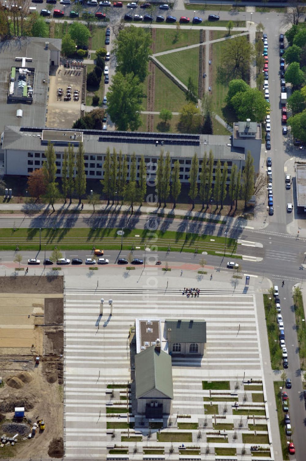 Berlin von oben - Forumsplatz Adlershof