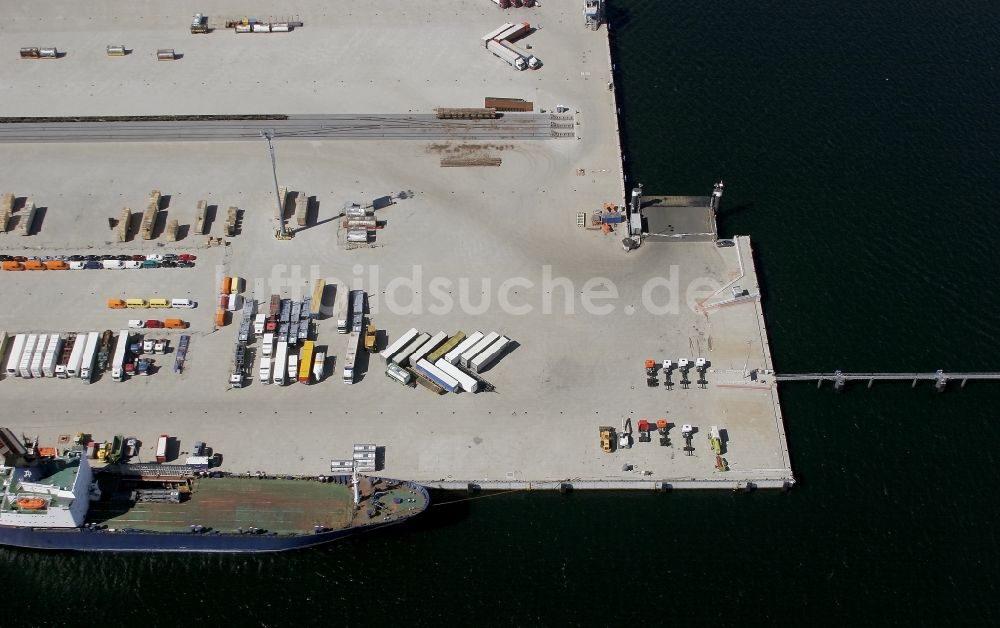 Kiel von oben - Fracht-Terminal im Ostuferhafen in Kiel in Schleswig-Holstein