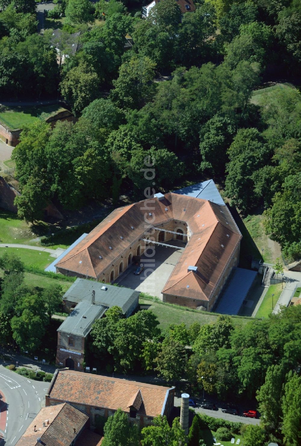 Luftbild Germersheim - Fragmente der Festungsanlage und Gebäude der Städtische Musikschule und Musikakademie in Germersheim im Bundesland Rheinland-Pfalz