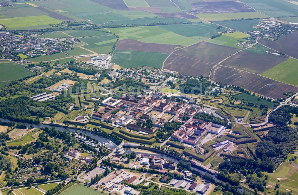 Luftbild Terezin - Theresienstadt - Fragmente der Festungsanlage und Gedenkstätte in Terezin - Theresienstadt in Ustecky kraj - Aussiger Region, Tschechien