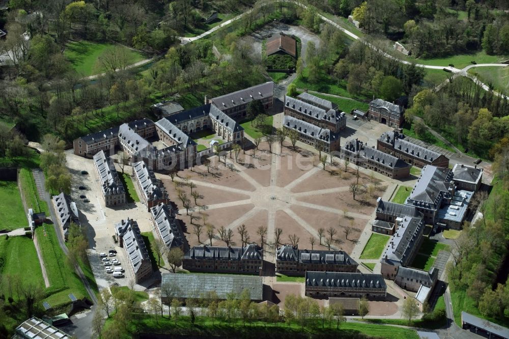 Lille aus der Vogelperspektive: Fragmente der Festungsanlage Zitadelle von Lille Avenue du am regiment in Lille in Nord-Pas-de-Calais Picardie, Frankreich