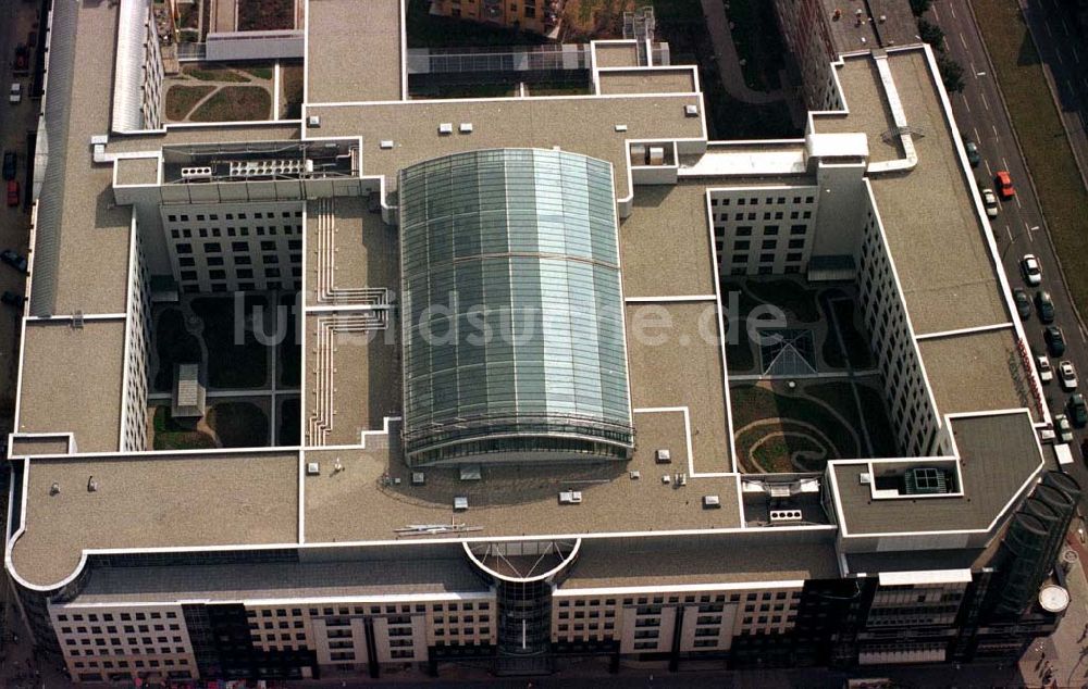 Luftaufnahme Berlin - Frankfurter Allee Plaza