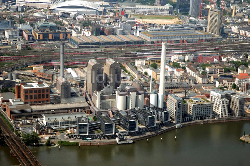 Frankfurt am Main aus der Vogelperspektive: Frankfurter Heizkraftwerk West am Mainufer des Westhafens