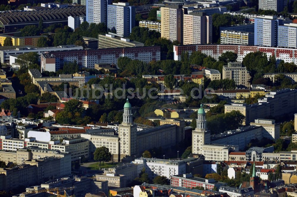 Luftaufnahme Berlin Lichtenberg - Frankfurter Tor an der Frankfurter Allee in Berlin - Friedrichshain