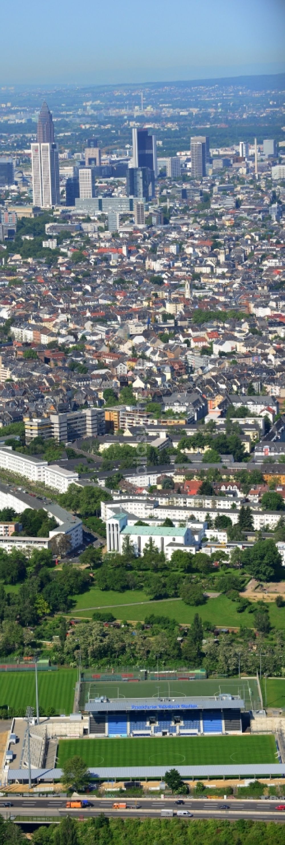 Luftbild Frankfurt am Main - Frankfurter Volksbank-Stadion in Frankfurt am Main im Bundesland Hessen