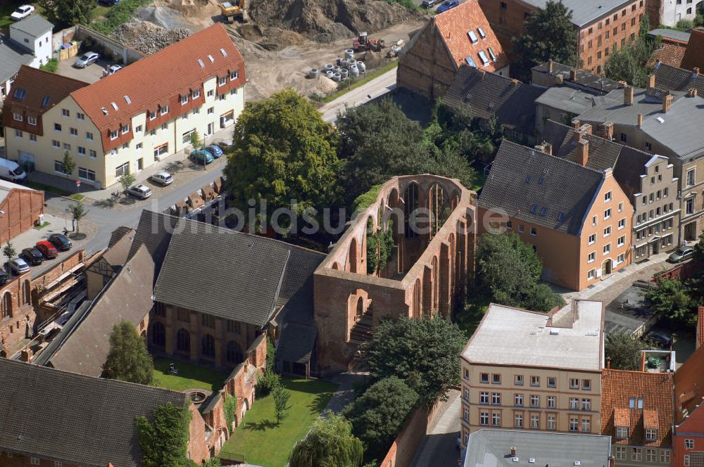 Luftbild STRALSUND - Franziskanerkloster St. Johannis in der Hansestadt Stralsund