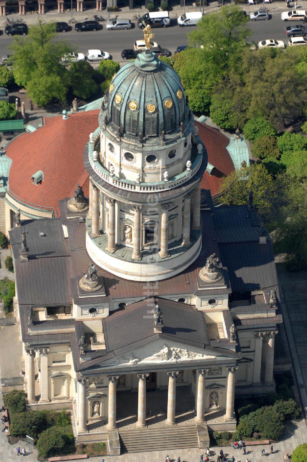 Luftaufnahme Berlin - Französischer Dom am Gendarmenmarkt in Berlin-Mitte