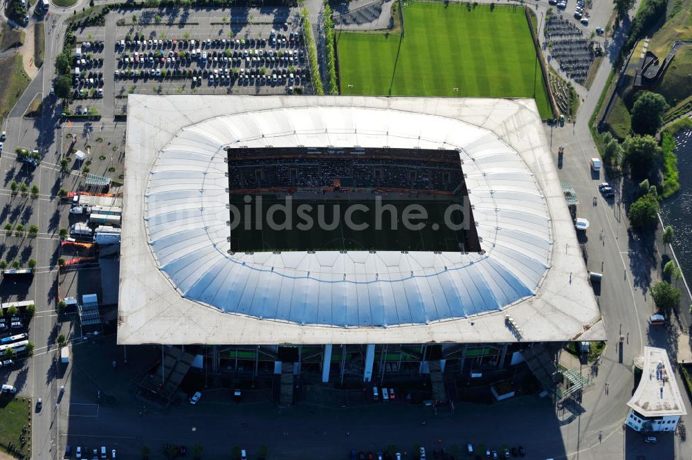 Wolfsburg aus der Vogelperspektive: Frauen WM-Stadion Volkswagen Arena bzw. Arena im Allerpark Wolfsburg