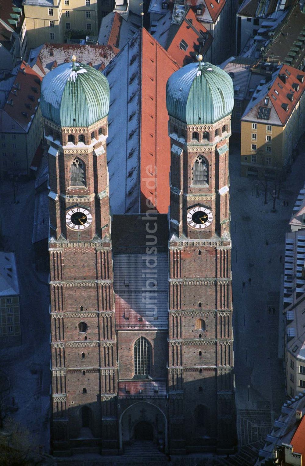 München / Bayern aus der Vogelperspektive: Frauenkirche - München