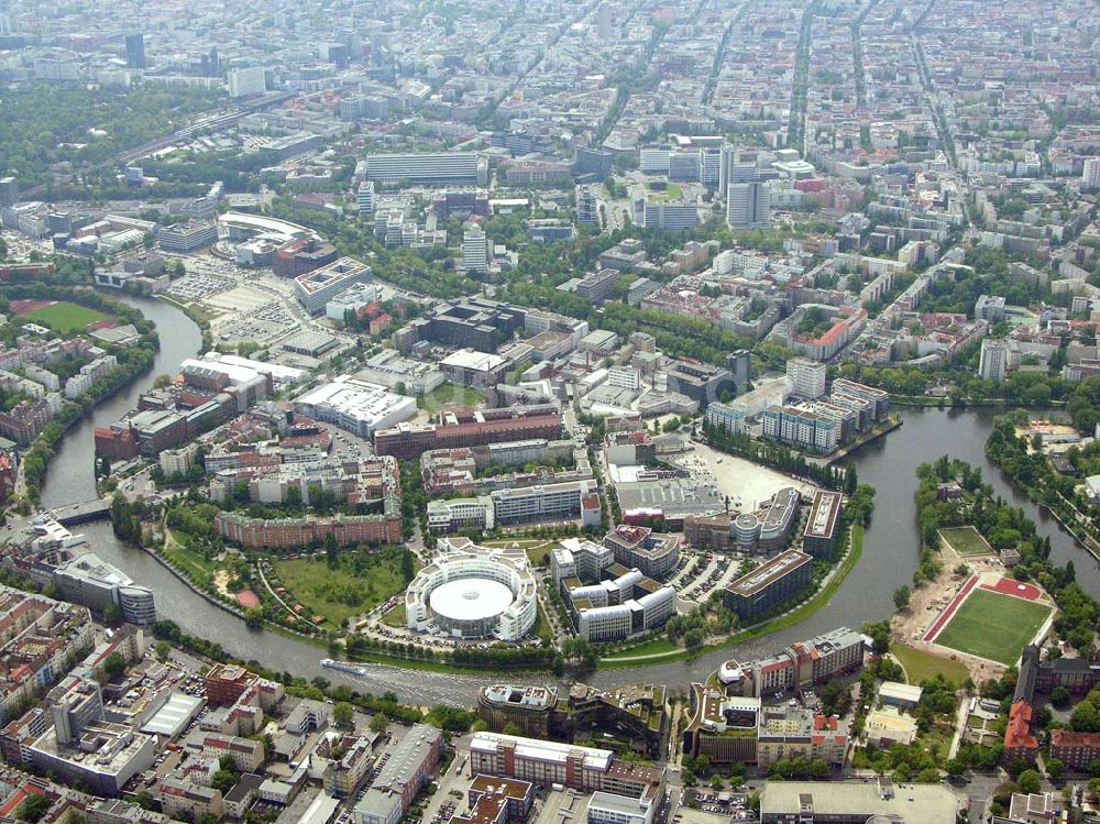 Berlin von oben - Fraunhofer Forschungszentrum Moabit an der Spree