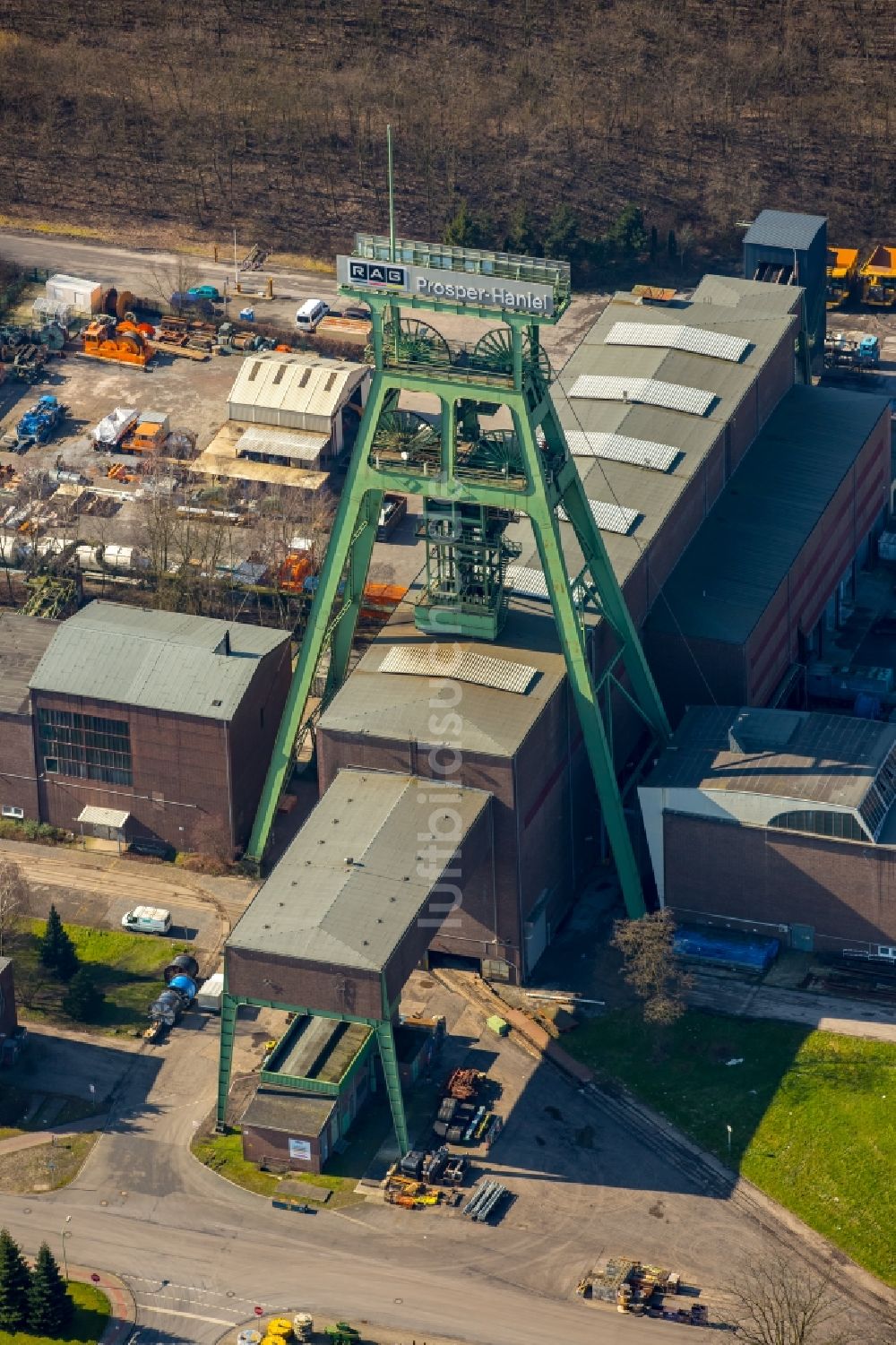 Oberhausen aus der Vogelperspektive: Förderanlagen und Bergbau- Schacht- Anlagen an Bergwerk Prosper Haniel in Oberhausen im Bundesland Nordrhein-Westfalen