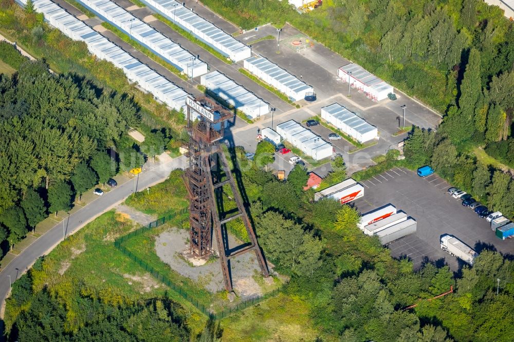 Luftbild Bochum - Förderanlagen und Bergbau- Schacht- Anlagen am Förderturm Alter Förderturm Zeche Holland an der Emil-Weitz-Straße in Bochum im Bundesland Nordrhein-Westfalen - NRW, Deutschland